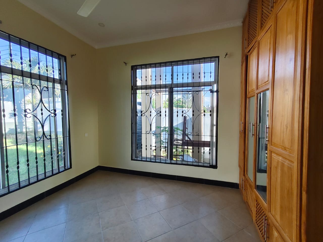 House For Sale Sala Sala